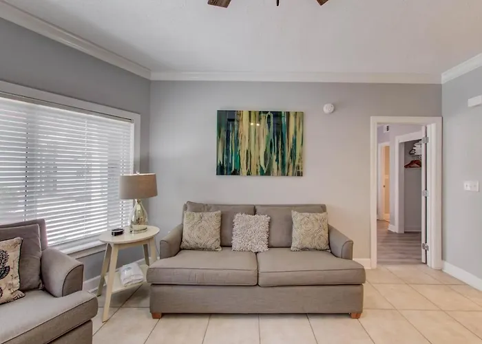 Apartment Palm A14 By Collection