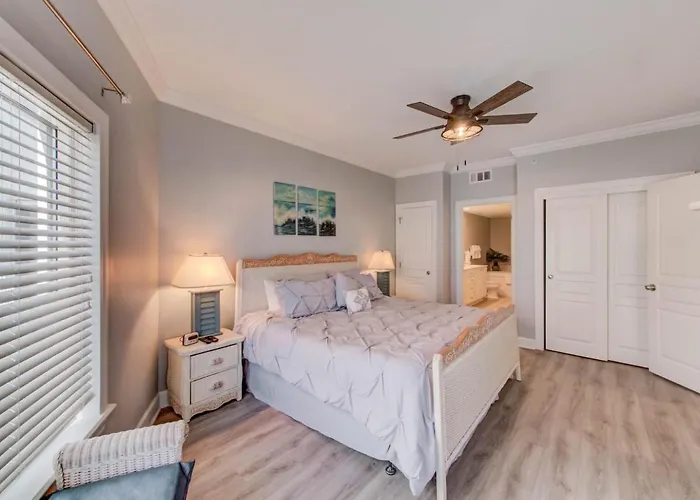Apartment Palm A14 By Collection *